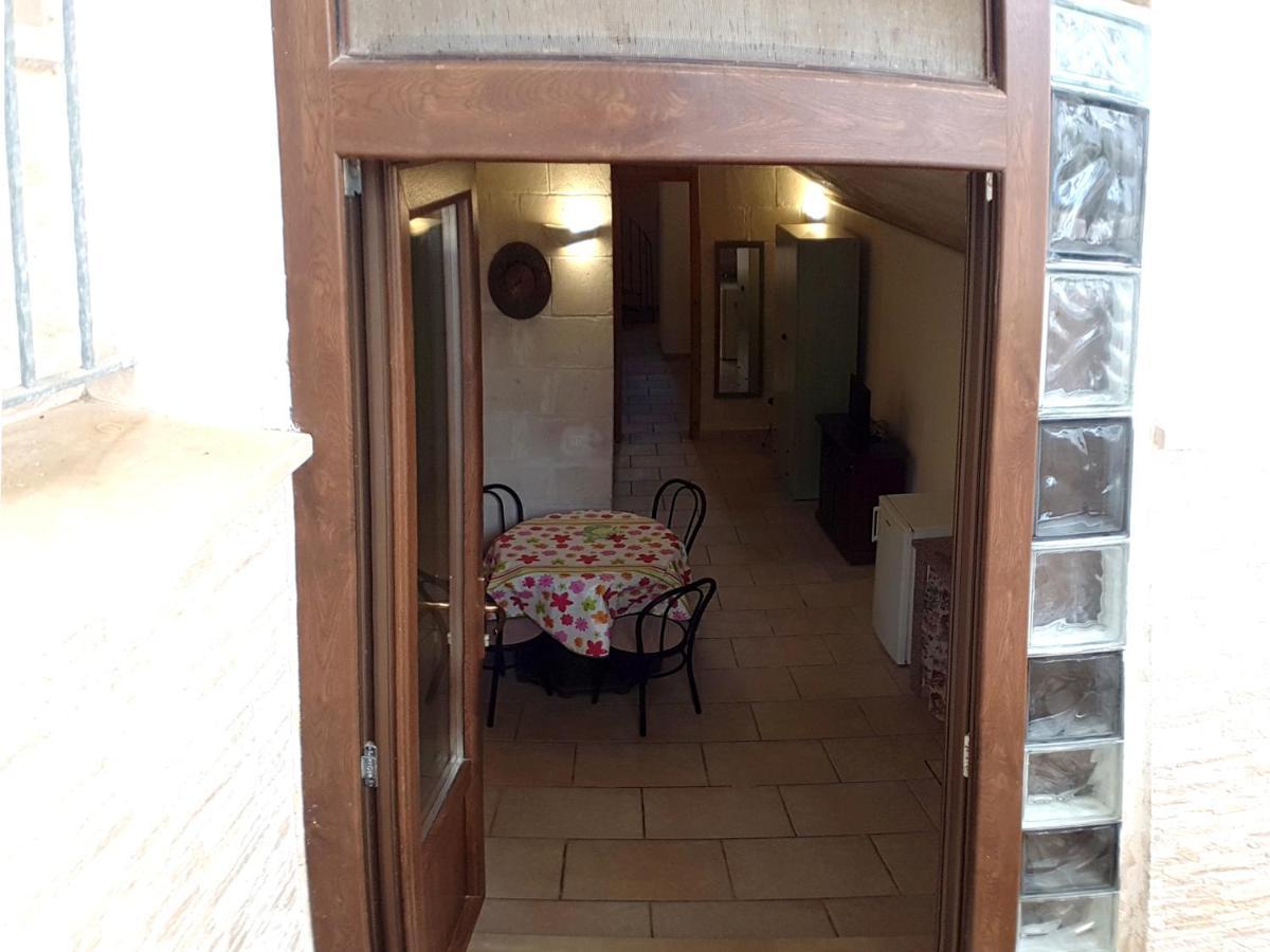 Oikia Vacanze Uggiano La Chiesa Casa Dante Exteriér fotografie