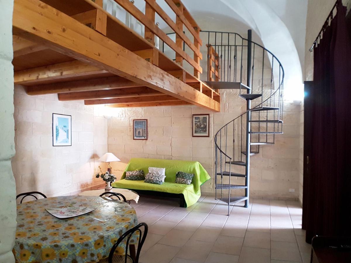 Oikia Vacanze Uggiano La Chiesa Casa Dante Exteriér fotografie