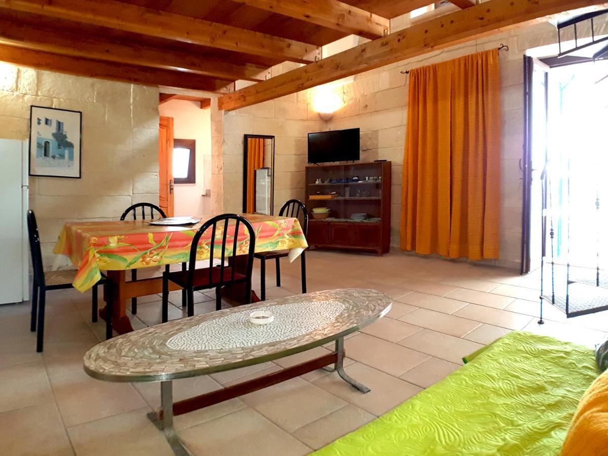 Oikia Vacanze Uggiano La Chiesa Casa Dante Exteriér fotografie