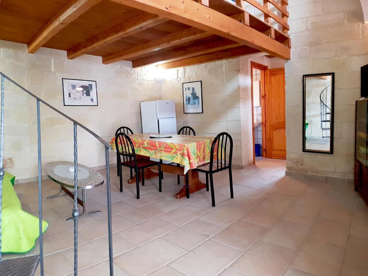 Oikia Vacanze Uggiano La Chiesa Casa Dante Exteriér fotografie