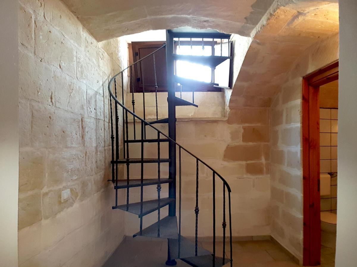 Oikia Vacanze Uggiano La Chiesa Casa Dante Exteriér fotografie