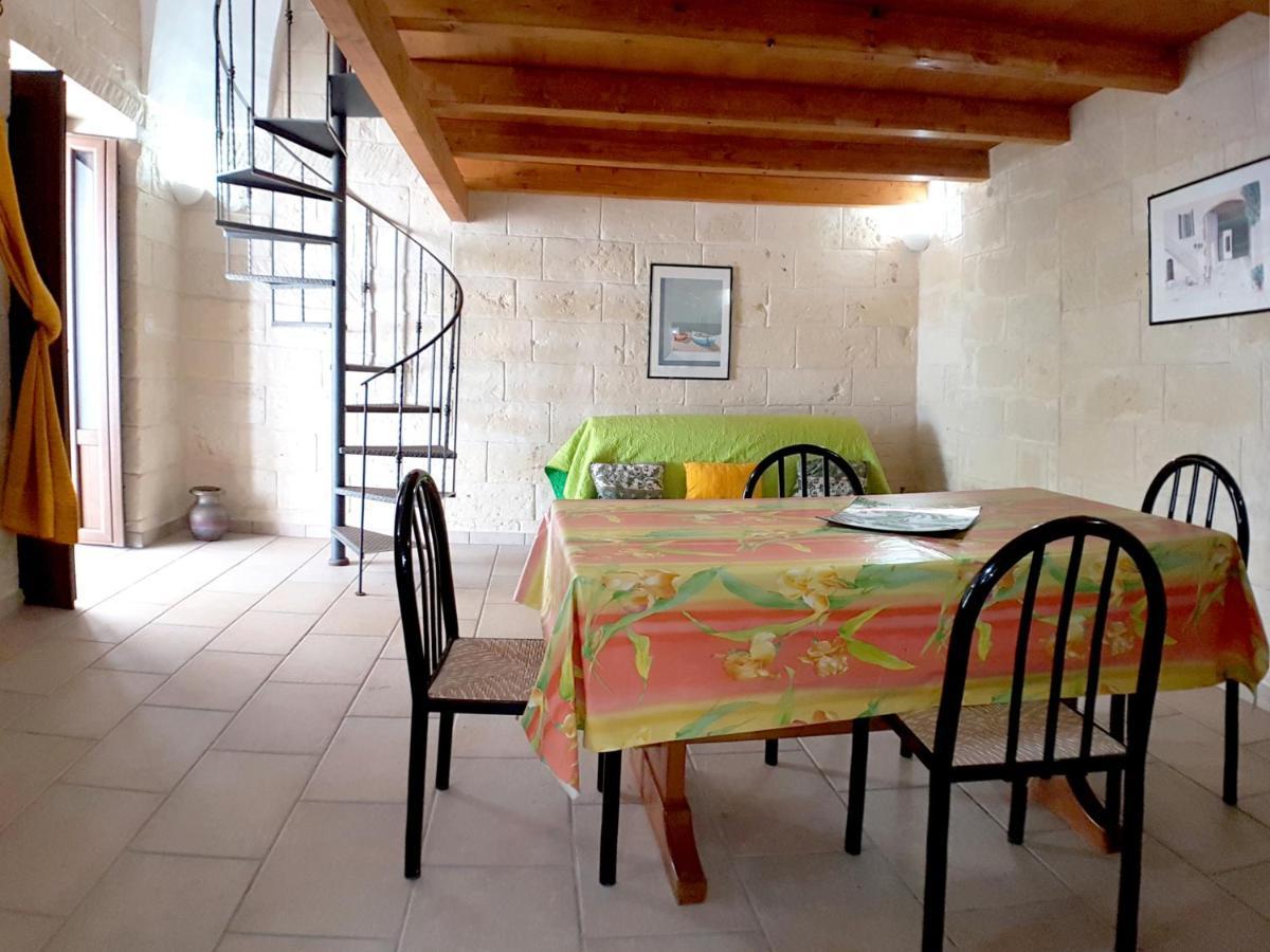Oikia Vacanze Uggiano La Chiesa Casa Dante Exteriér fotografie